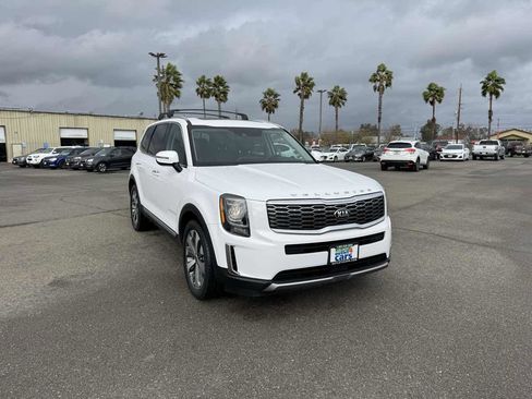 Used 2021 Kia Telluride S image 3