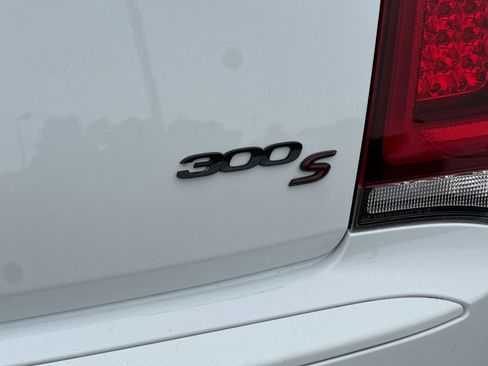 Used 2023 Chrysler 300 S w/ Comfort Group RWD image 32