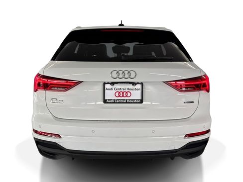 New 2025 Audi Q3 2.0T Premium image 10