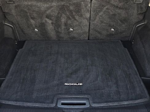 Certified 2023 Nissan Rogue SV image 9