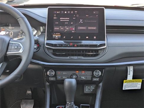 New 2026 Jeep Compass Latitude image 18