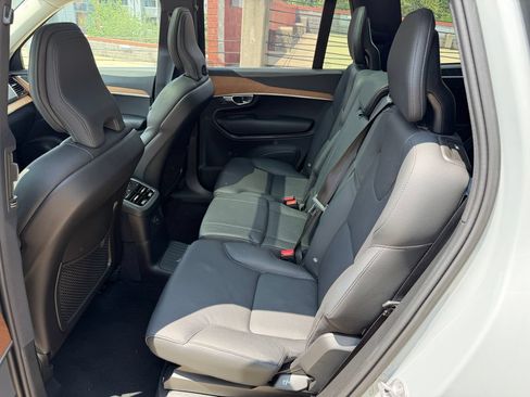 Used 2025 Volvo XC90 T8 Plus w/ Protection Package Premier AWD/4WD image 23
