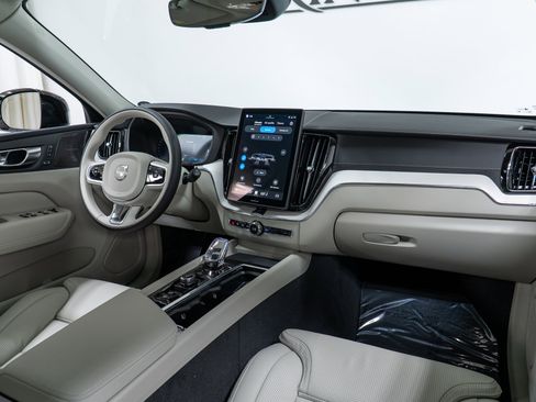 New 2026 Volvo XC60 B5 Ultra w/ Protection Package Premier image 14