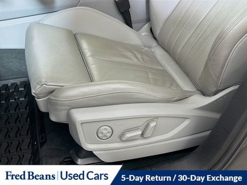 Used 2023 Audi Q5 2.0T Premium w/ Convenience Package image 19
