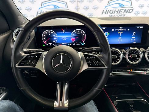 Used 2025 Mercedes-Benz GLA 250 4MATIC w/ Winter Package image 28