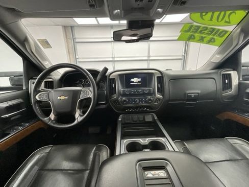 Used 2019 Chevrolet Silverado 3500 High Country w/ Duramax Plus Package image 4