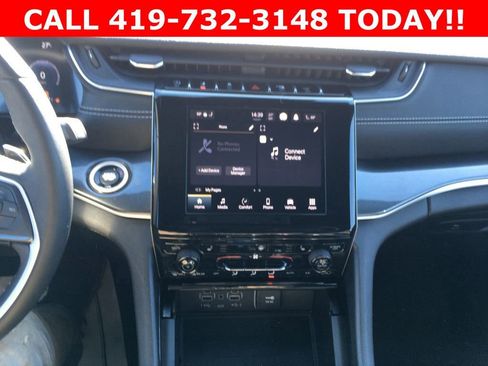 Used 2023 Jeep Grand Cherokee L Laredo image 24