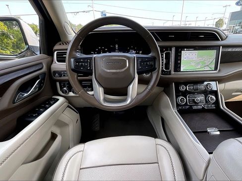 Used 2023 GMC Yukon XL Denali w/ Max Trailering Package AWD/4WD image 5