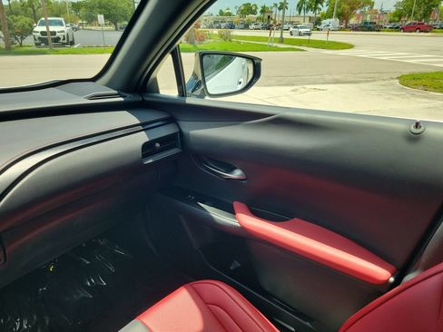 Used 2019 Lexus UX 200 F Sport w/ F Sport Premium Package FWD image 15
