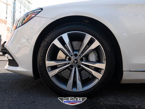 Used 2018 Mercedes-Benz S 560 4MATIC Sedan w/ Premium Package image 9