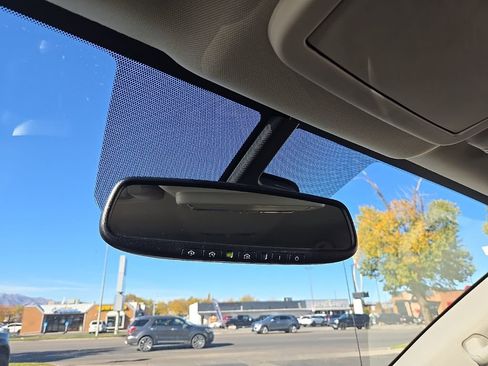 Used 2019 Nissan Titan SV w/ SV Convenience Package image 22