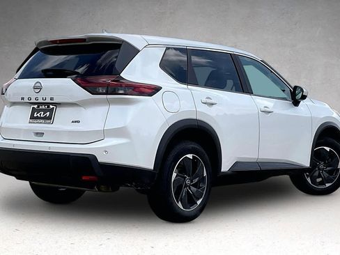 Used 2025 Nissan Rogue SV AWD/4WD image 21