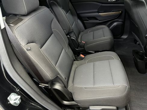 Certified 2023 GMC Acadia SLE w/ Driver Convenience Package image 29