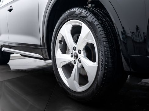 Certified 2025 Audi Q5 2.0T Premium image 23