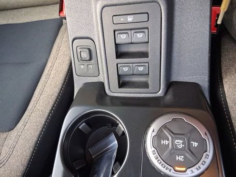 Used 2025 Ford Bronco Big Bend image 30