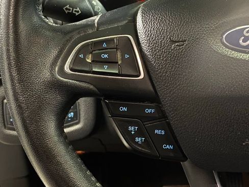 Used 2019 Ford Escape SEL AWD/4WD image 30