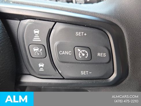 Used 2025 Jeep Wrangler Unlimited Rubicon AWD/4WD image 22
