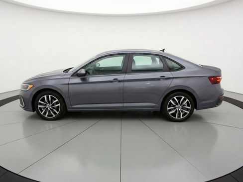 Used 2025 Volkswagen Jetta SE FWD image 5