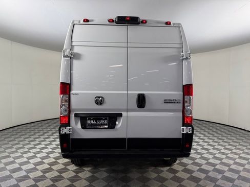 Used 2023 RAM ProMaster 2500 FWD image 8
