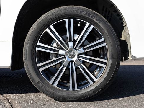 Used 2020 Lexus LX 570 4WD w/ Luxury Package image 70