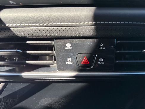 New 2026 Volkswagen Atlas SE image 18