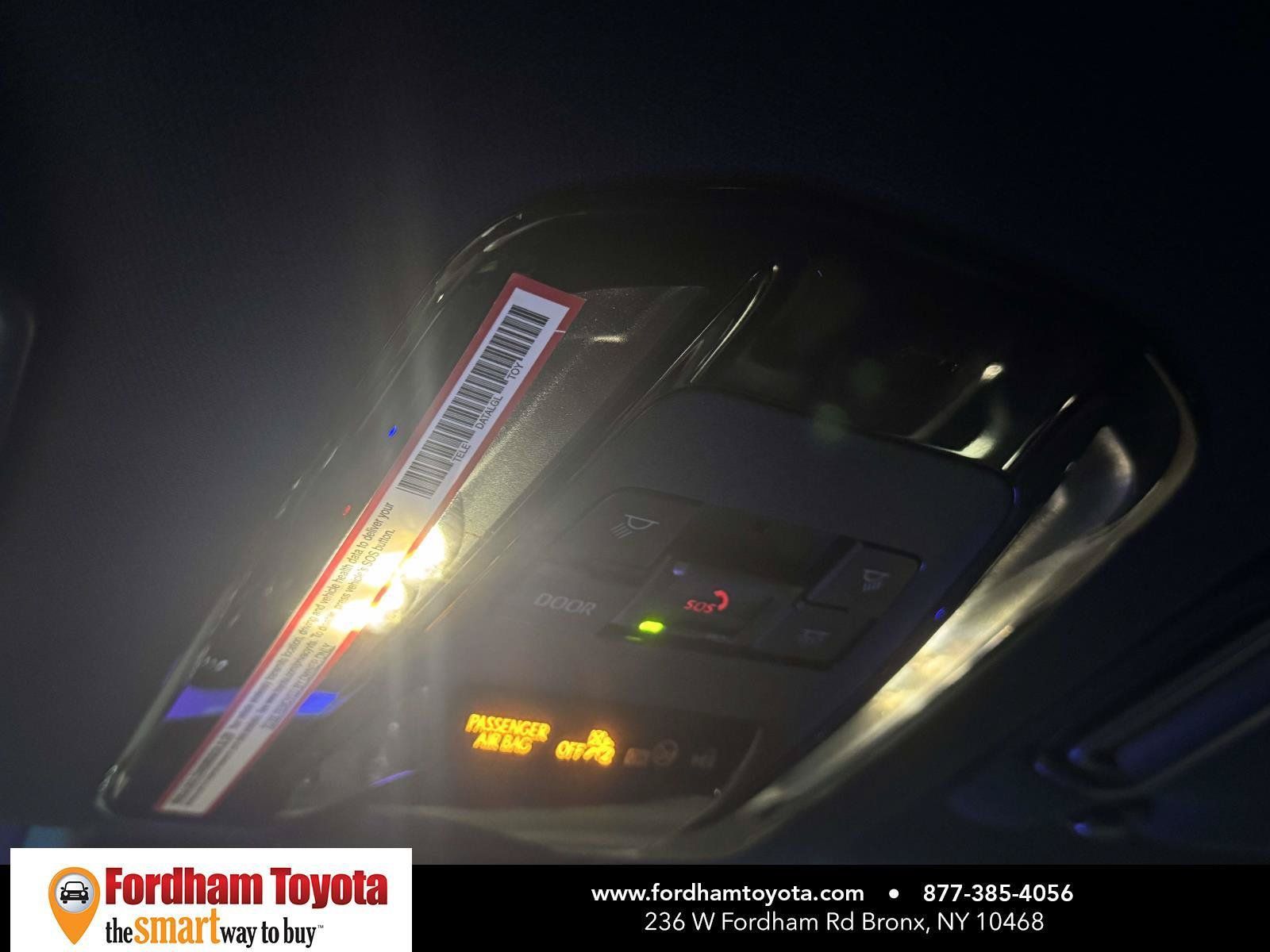 Used 2023 Toyota Venza XLE AWD/4WD image 30