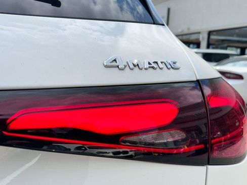 Used 2023 Mercedes-Benz GLC 300 4MATIC image 9