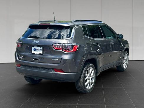 Used 2022 Jeep Compass Latitude AWD/4WD image 5