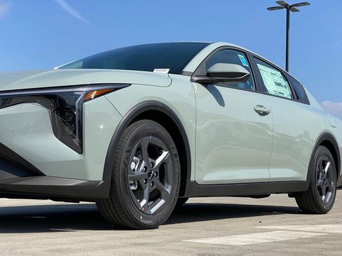 New 2026 Kia K4 FWD image 10