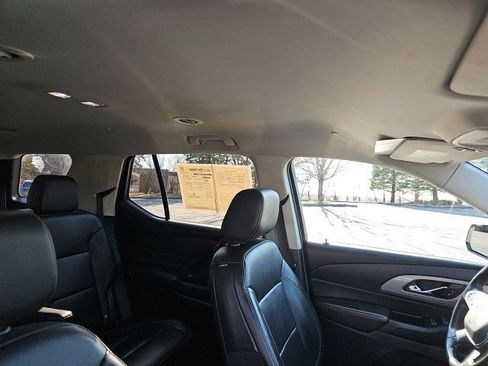 Used 2020 Chevrolet Traverse LT w/ Driver Confidence II Package image 13