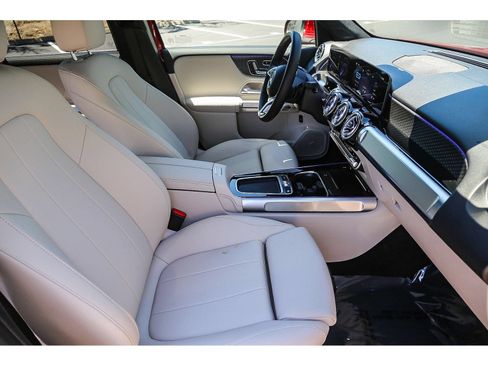Used 2024 Mercedes-Benz EQB 300 4MATIC image 15
