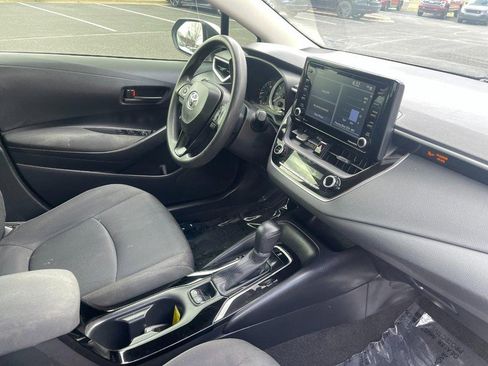 Used 2022 Toyota Corolla LE w/ LE Convenience Package image 3