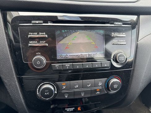 Used 2015 Nissan Rogue S image 7