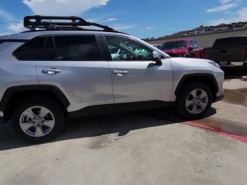 Used 2025 Toyota RAV4 XLE FWD image 22
