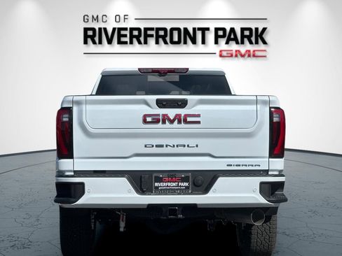 New 2026 GMC Sierra 3500 Denali w/ Denali Reserve Package AWD/4WD image 4