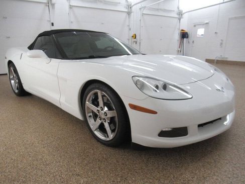 Used 2006 Chevrolet Corvette Convertible w/ Preferred Equipment Group RWD image 5