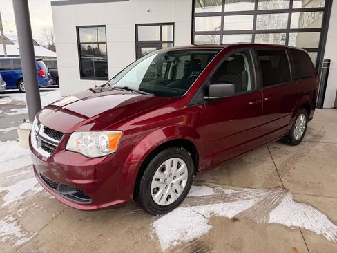 Used 2017 Dodge Grand Caravan SE w/ Power Window Group image 3