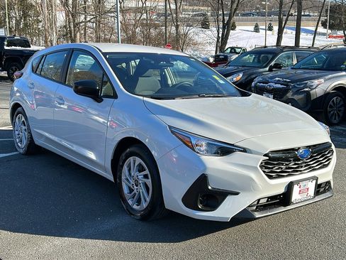 Certified 2025 Subaru Impreza 2.0i image 2