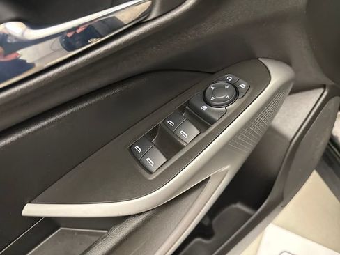 Used 2024 Chevrolet Trax LS w/ LS Convenience Package FWD image 11