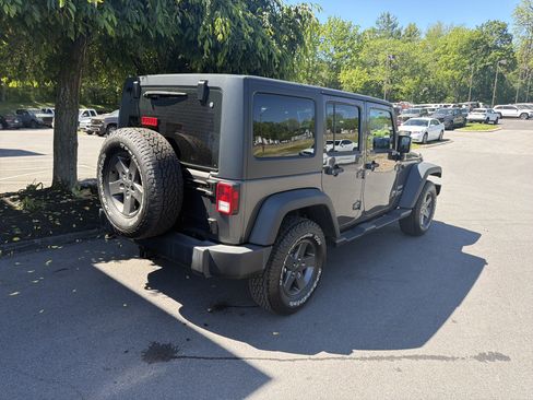 Used 2016 Jeep Wrangler Unlimited Sport w/ Connectivity Group AWD/4WD image 3