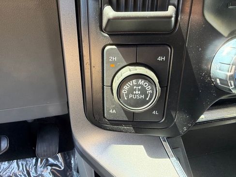 Used 2024 Ford F150 Lariat image 25