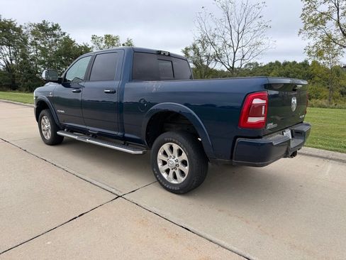Used 2022 RAM 2500 Laramie AWD/4WD image 2