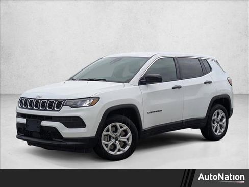 Used 2025 Jeep Compass Sport image 1