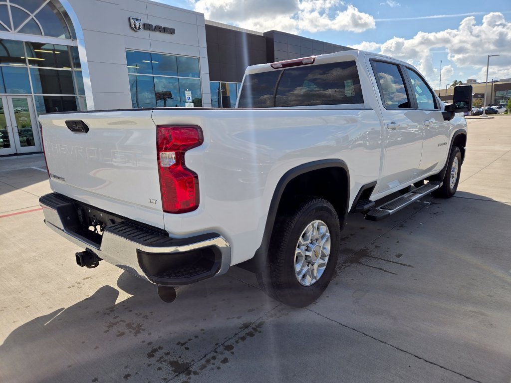 Used 2026 Chevrolet Silverado 2500 LT AWD/4WD image 3