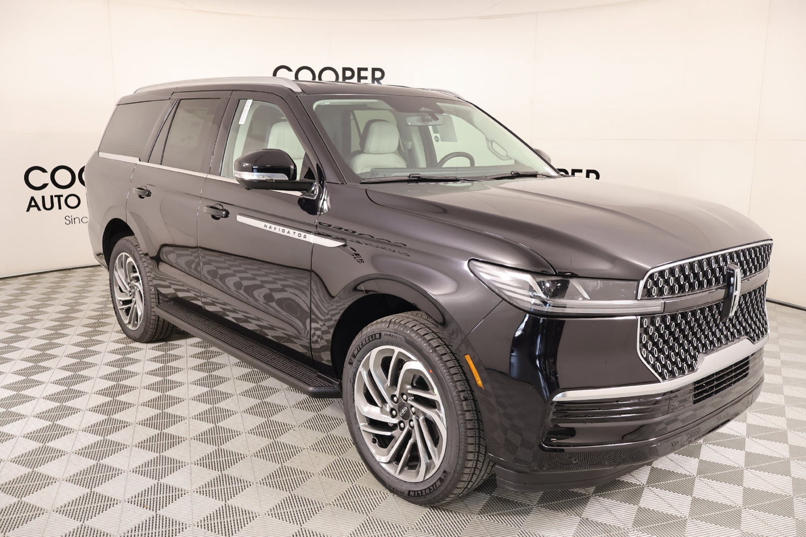 New 2026 Lincoln Navigator Premiere AWD/4WD 360° Tour