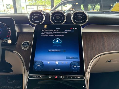 Certified 2025 Mercedes-Benz GLC 300 4MATIC image 23