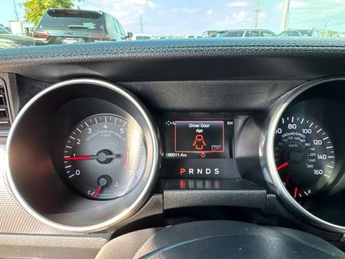 Used 2019 Ford Mustang Coupe w/ Equipment Group 101A RWD image 15