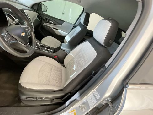 Used 2022 Chevrolet Equinox LT AWD/4WD image 11