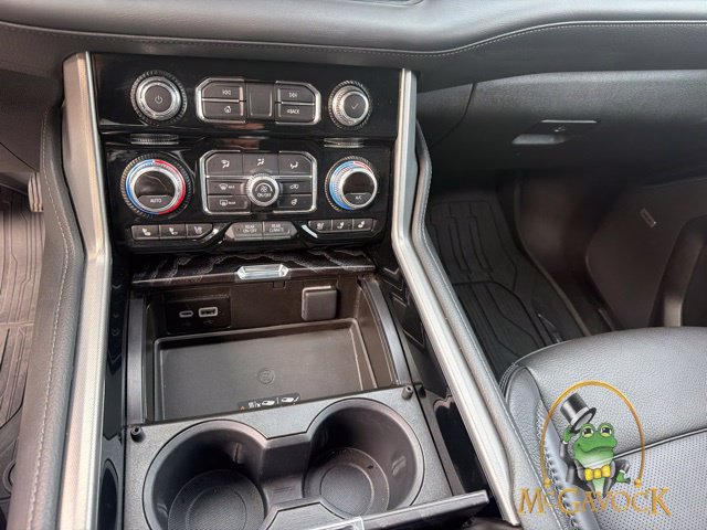 Used 2023 GMC Yukon Denali w/ Advanced Technology Package AWD/4WD image 16
