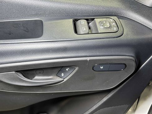 Used 2025 Mercedes-Benz Sprinter 2500 image 22